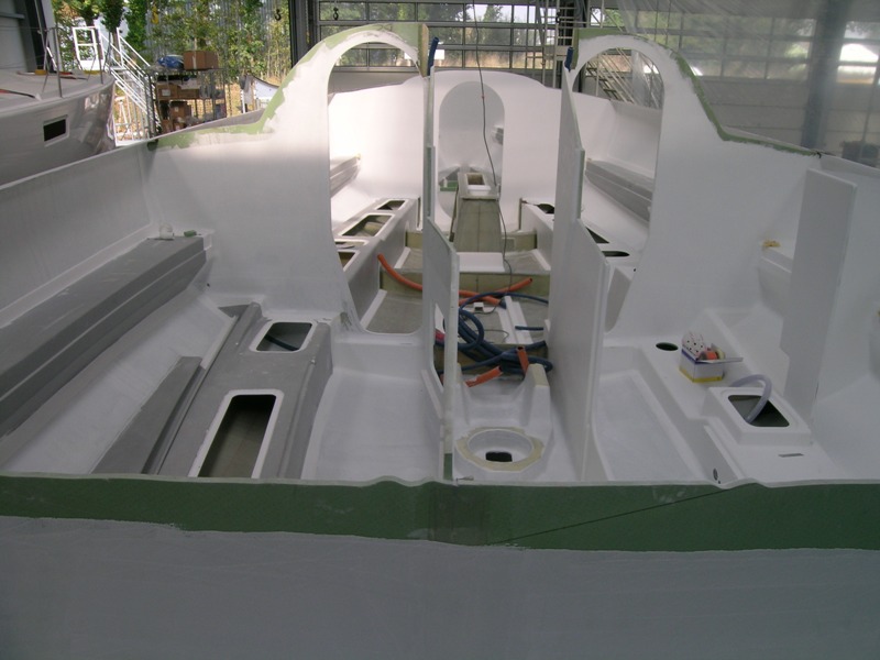 [Immagine: 20111024114715_da prua.quadrato e cabine di poppa1.JPG]